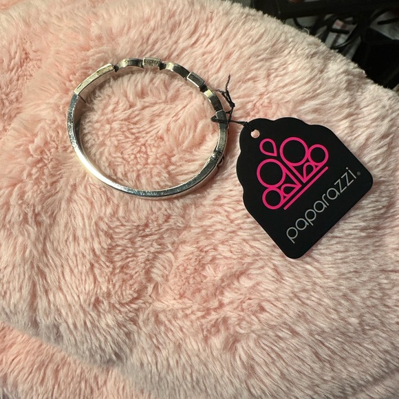 Paparazzi Bracelet - Picture 2 of 10